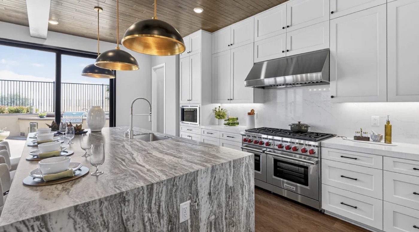 Chef's kitchen